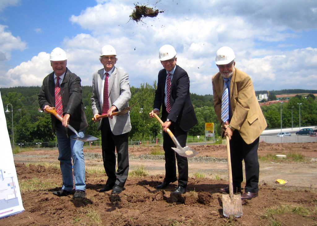 Spatenstich für den Neubau eines Pflegeheims in Hessisch Lichtenau im Juli 2014