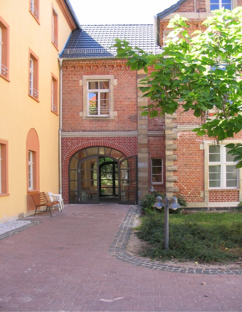 Altenpflegeheim in historischem Gebäude Evangelisch-Lutherisches Magdalenenstift in Altenburg